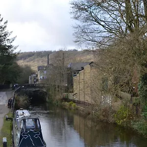 https://hebble-end-works-appartments.yorkshirehotels.net