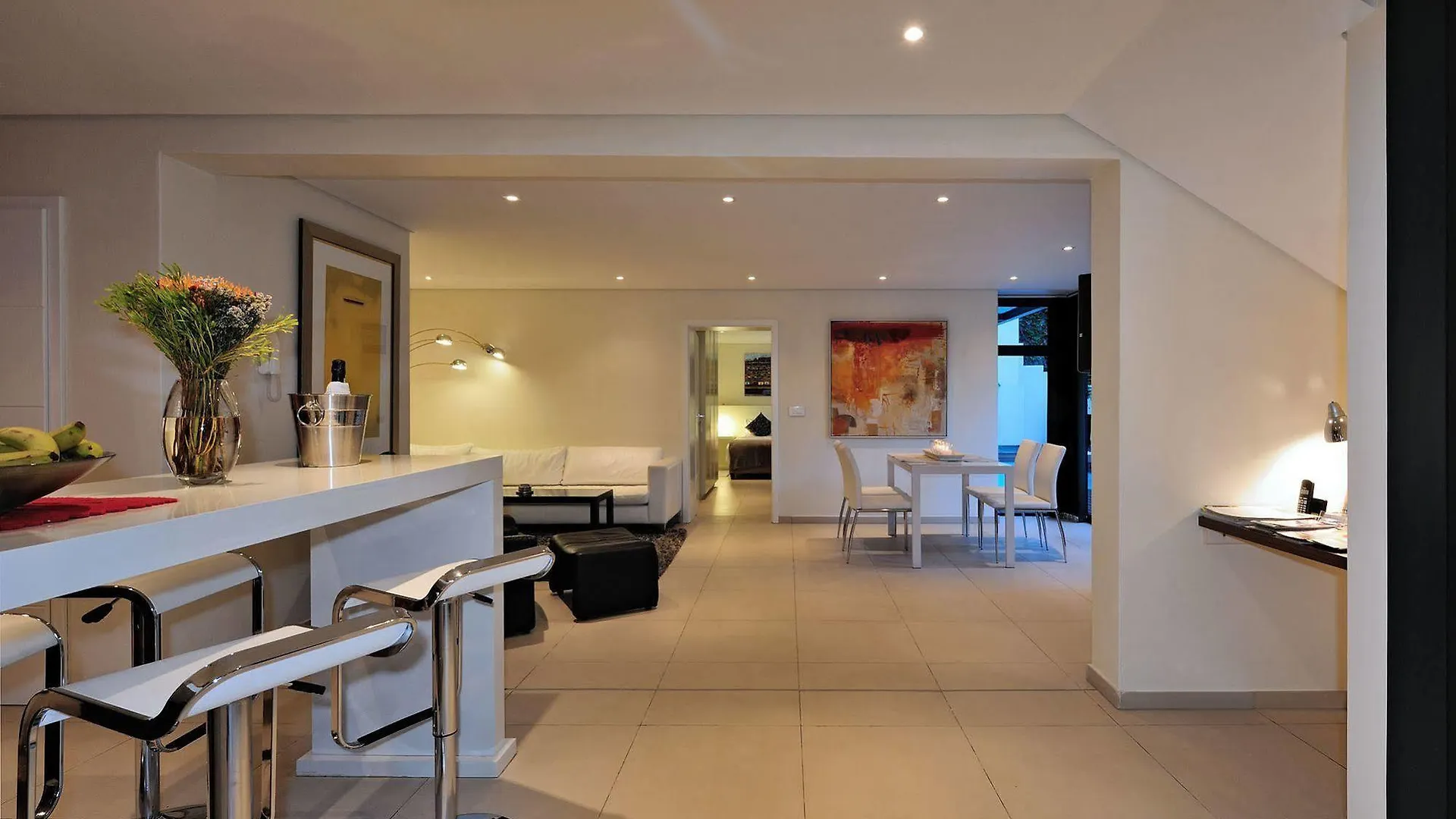 129 On Kloof Nek Apartments Cape Town 0*,