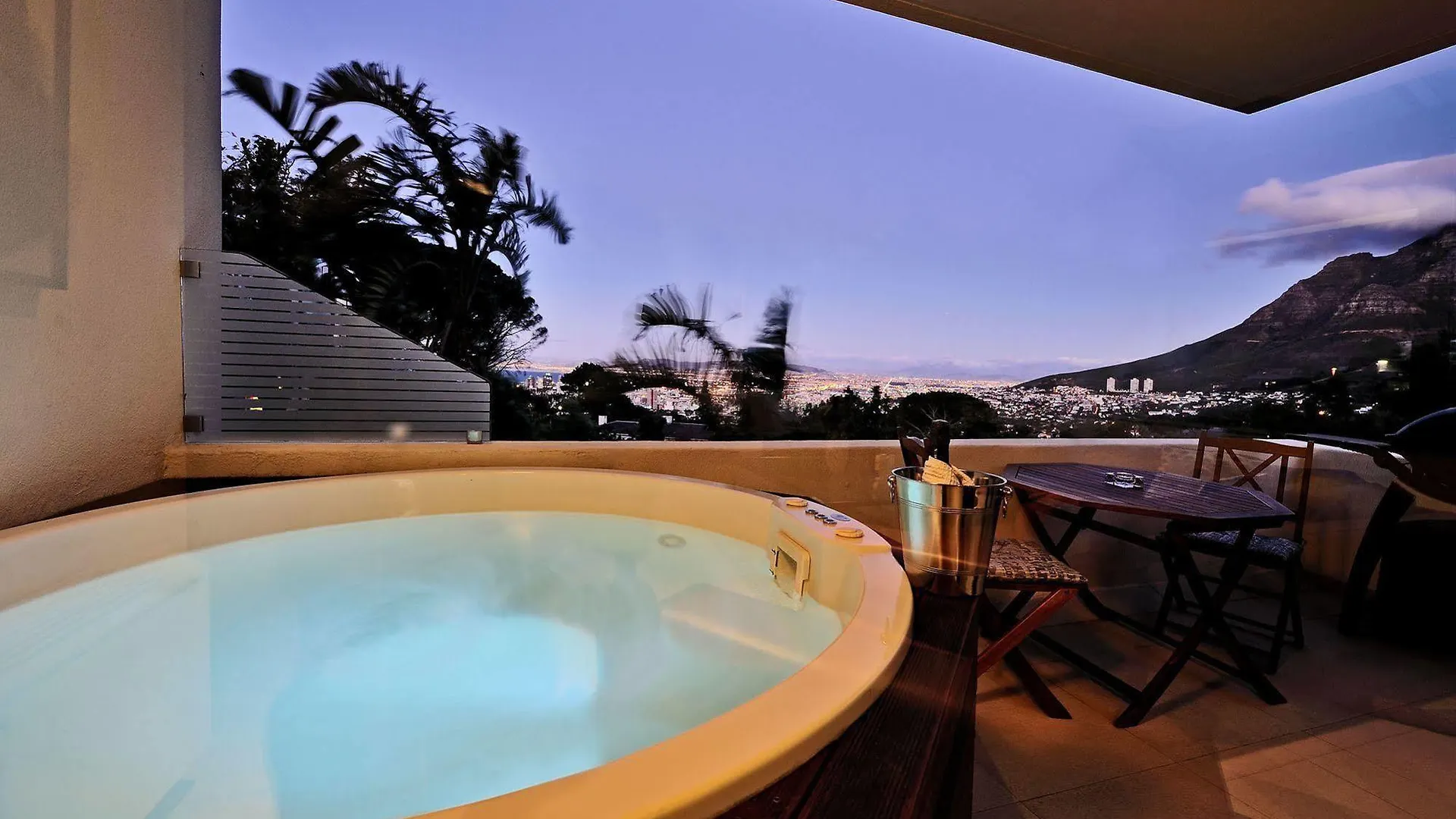 129 On Kloof Nek Apartments Cape Town